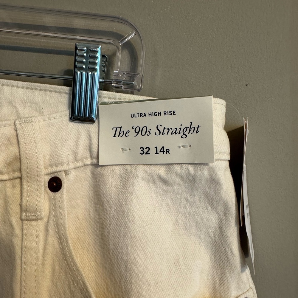 NWT Women's High-Waisted Cream Jeans - Picture 5 of 11